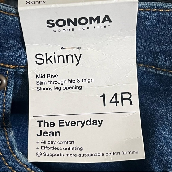 Sonoma Womens 14 Skinny Jeans Dark Wash Distressed Raw Hem Grunge Punk NWT Denim - Picture 4 of 4
